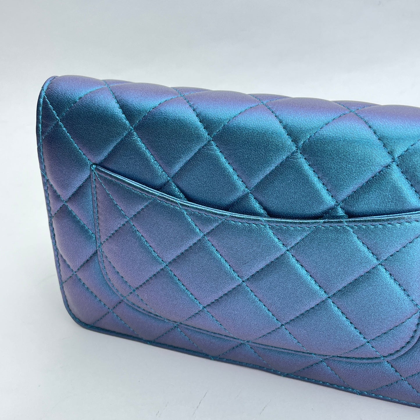 Classic Flap Iridescent Wallet on Chain in Lambskin, Gunmetal hardware