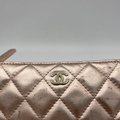 Metallic Quilt Pink Pouch in Lambskin, Silver hardware