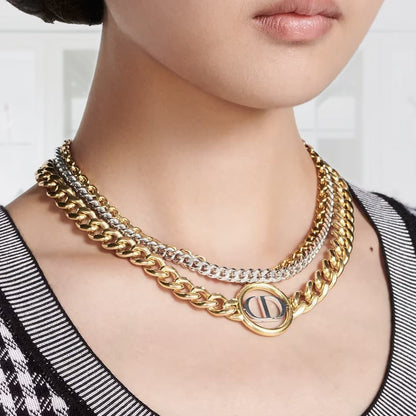 30 MONTAIGNE NECKLACE