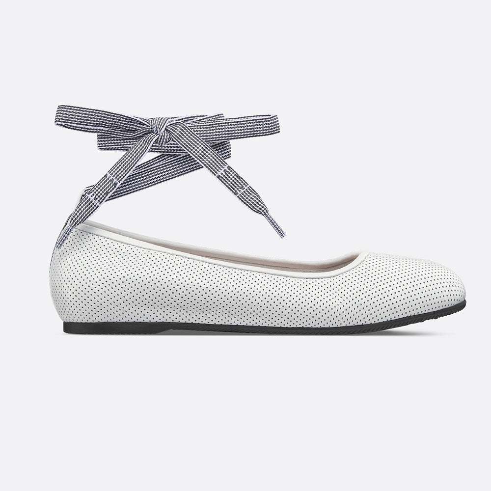 D-Journey Lace-Up Ballet Flat