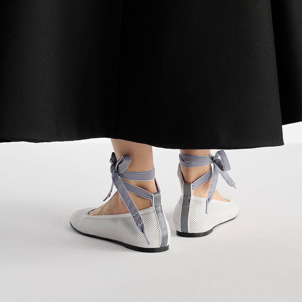 D-Journey Lace-Up Ballet Flat