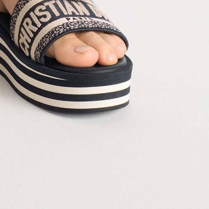 Dway Platform Slide