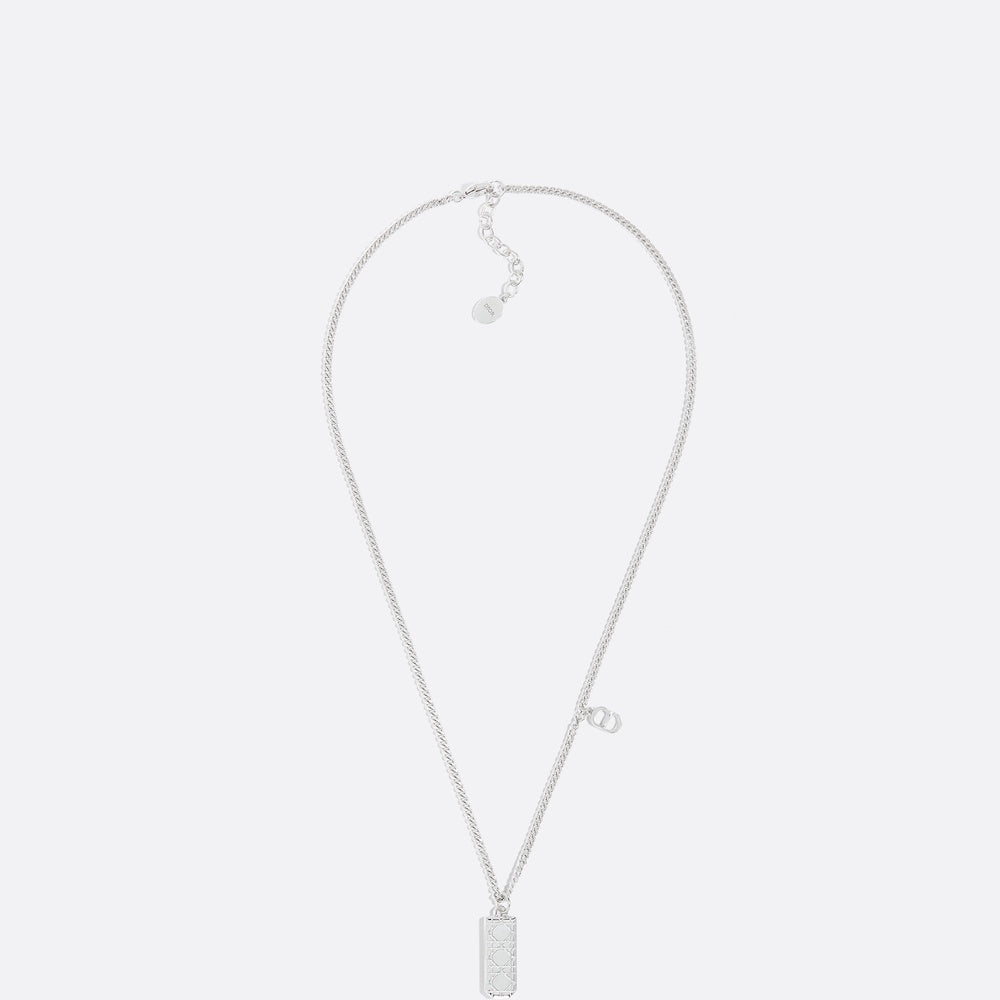Cannage Plate Pendant Necklace
