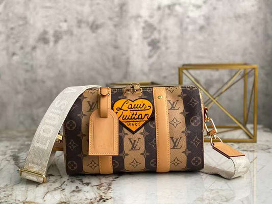 The Franco Shops - Louis Vuittons  - 12123