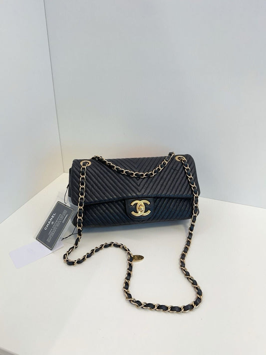 Chanel classic flap CF chain bag xcm black