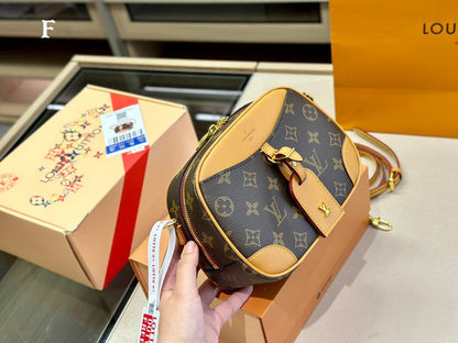 Franco Shops - Louis Vuittons  - 15035