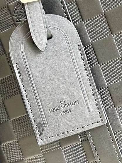 The Franco Shops - Louis Vuittons  - 12087