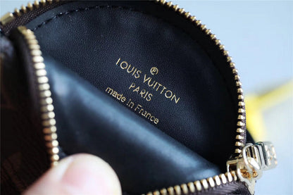 Franco Shops - Louis Vuittons  - 9223