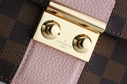 The Franco Shops - Louis Vuittons  - 7813