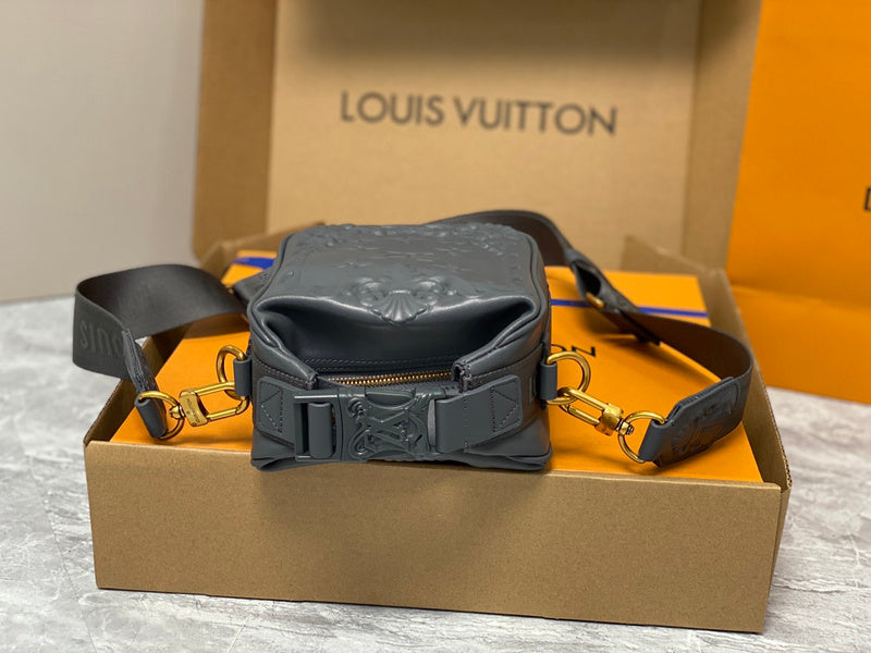 Franco Shops - Louis Vuittons  - 15480