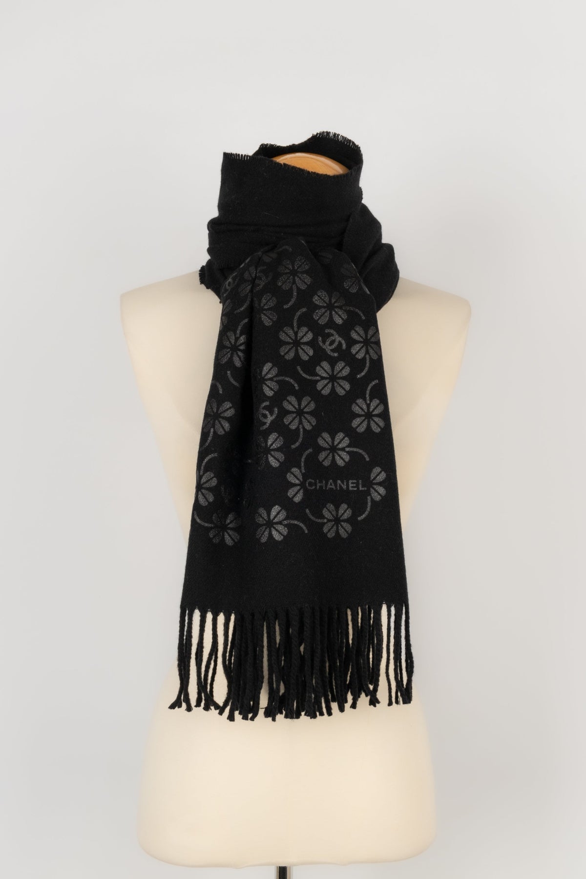 Echarpe en cachemire Chanel
