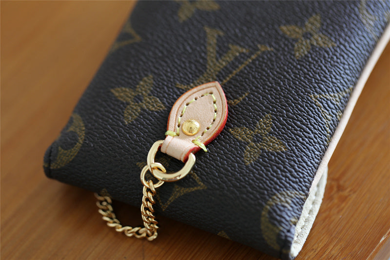 Franco Shops - Louis Vuittons  - 9421