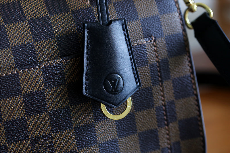 The Franco Shops - Louis Vuittons  - 7849