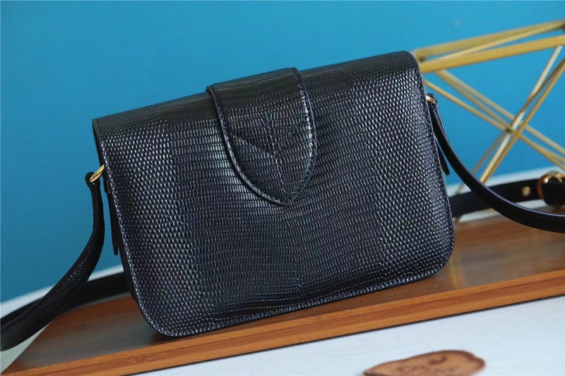 The Franco Shops - Louis Vuittons  - 7640