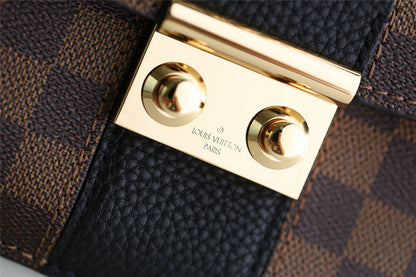 The Franco Shops - Louis Vuittons  - 7814