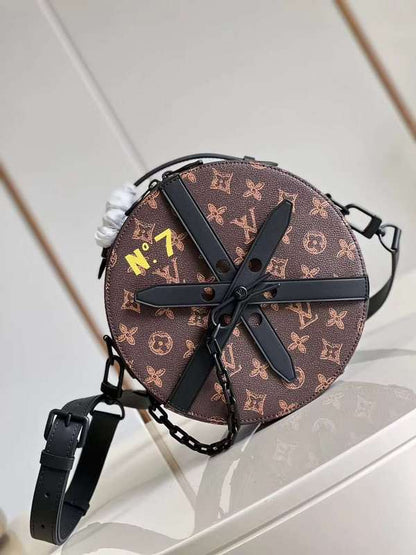 The Franco Shops - Louis Vuittons  - 12073