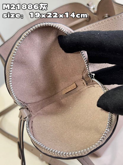 Franco Shops - Louis Vuittons  - 15774