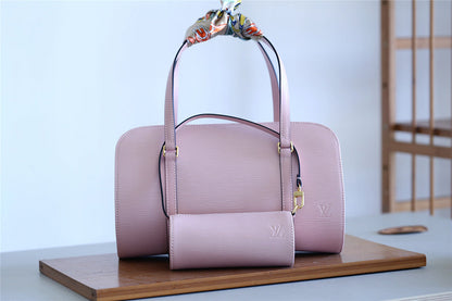 The Franco Shops - Louis Vuittons  - 7981