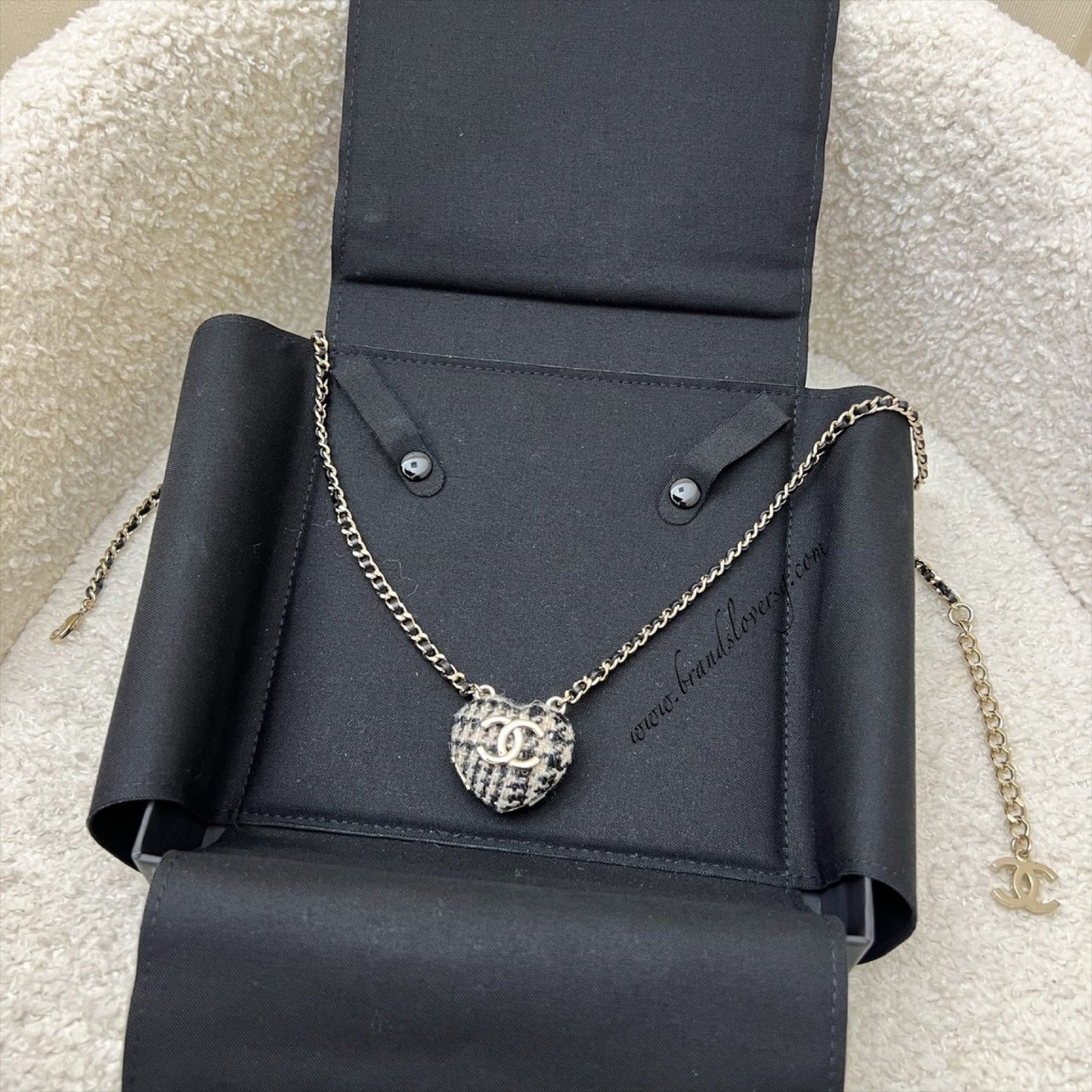 Chanel 22K Heart Tweed Necklace in LGHW (Model: AB9483)