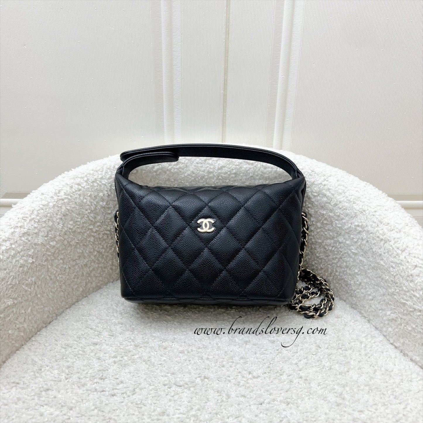 Chanel Classic Quilted Hobo Clutch on Chain in Black Caviar and LGHW (Model: AP4386)