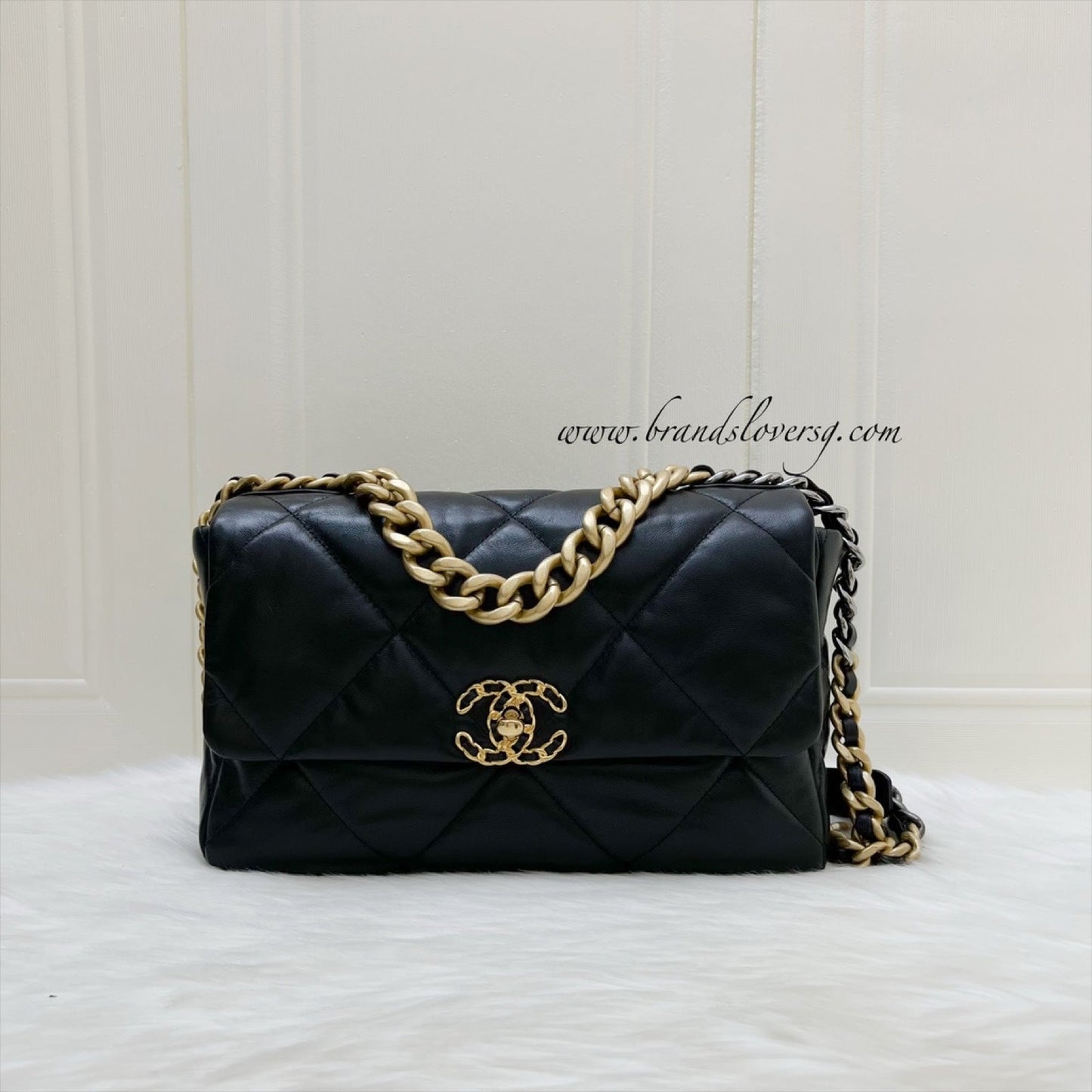Chanel 19 Medium / Large Flap in Black Goatskin and 3-tone HW
