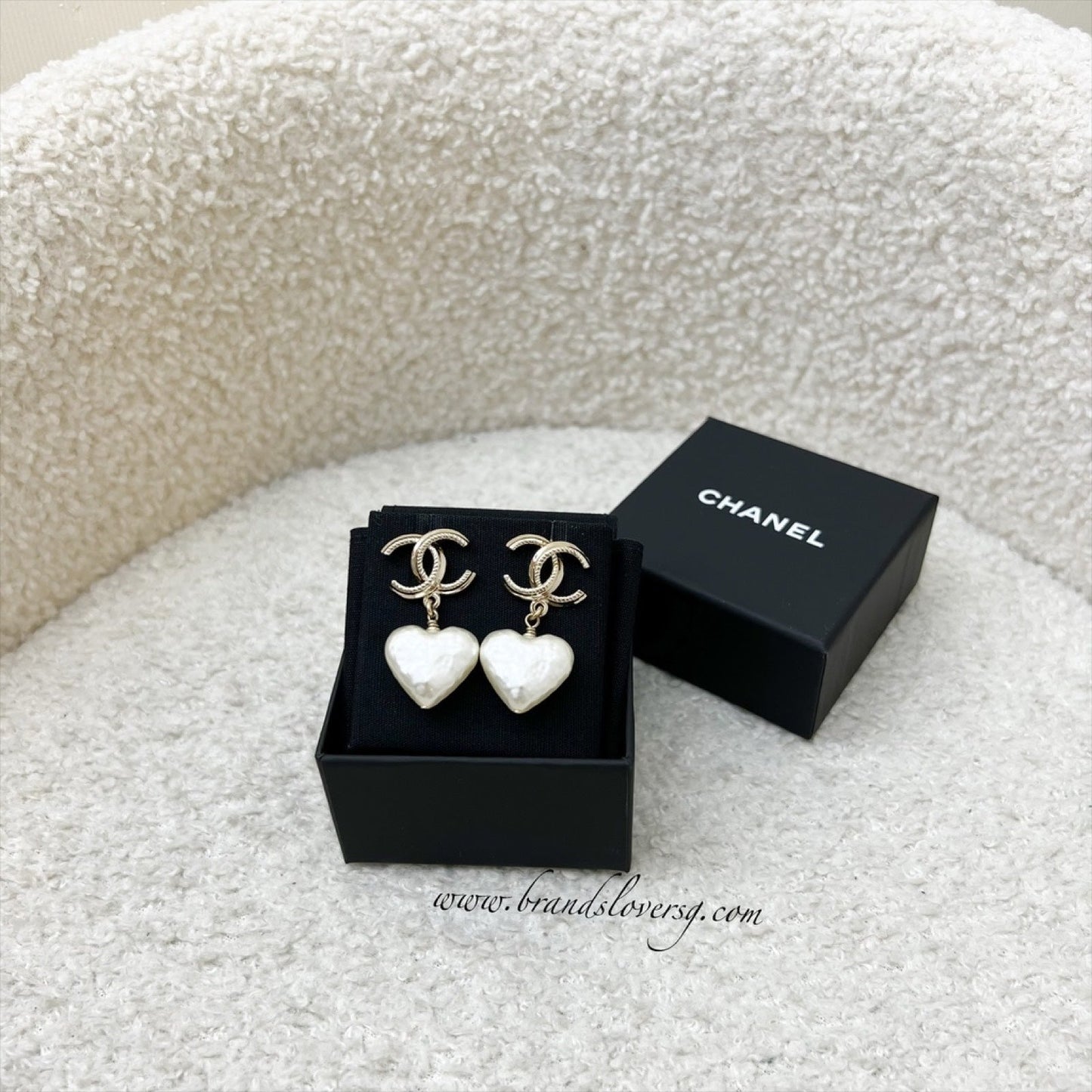 Chanel 22C CC Logo with Heart Pearl Dangling Earrings in LGHW (Model: AB7529)