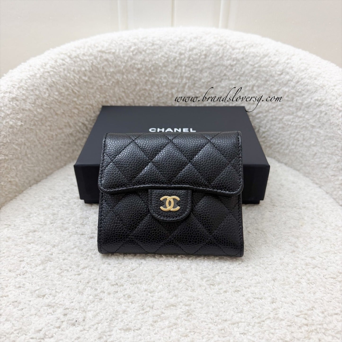 Chanel Classic Trifold Compact Wallet in Black Caviar and GHW (Model: AP0231)