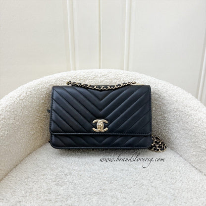 Chanel Trendy CC Wallet on Chain WOC in Black Chevron Lambskin and LGHW (Model: A80982)