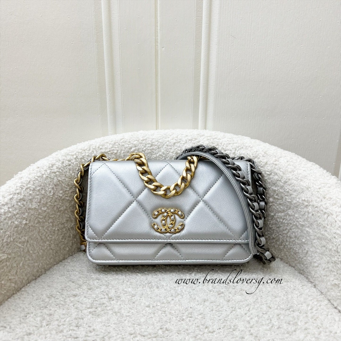 Chanel 19 Wallet on Chain WOC in Silver Lambskin and 3-Tone HW (Model: AP3267)