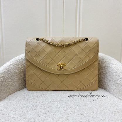 Chanel Vintage Flap in Beige Lambskin and GHW