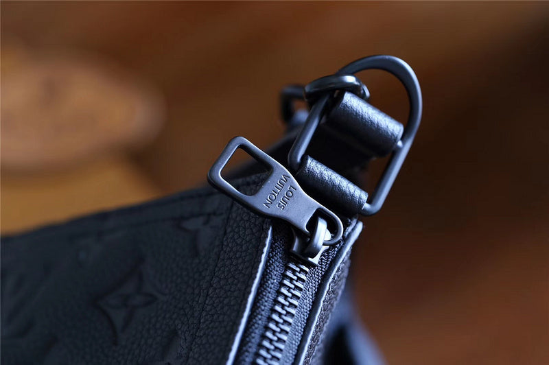 Franco Shops - Louis Vuittons  - 10419
