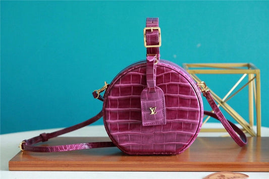The Franco Shops - Louis Vuittons  - 7655