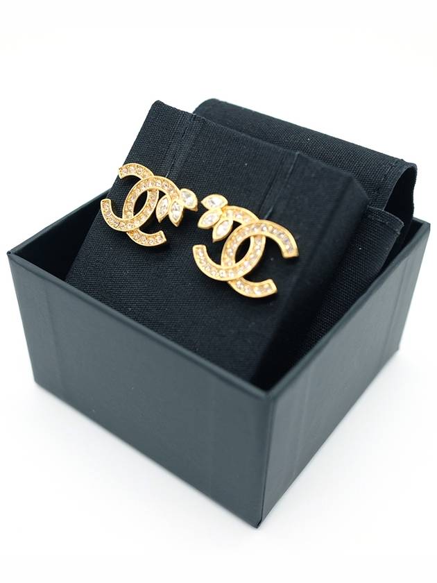 CC Logo Leaf Earrings Gold Chanel
