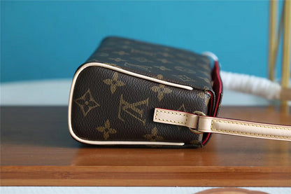 The Franco Shops - Louis Vuittons  - 7729