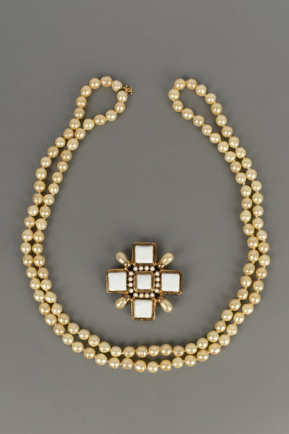 Collier croix Chanel