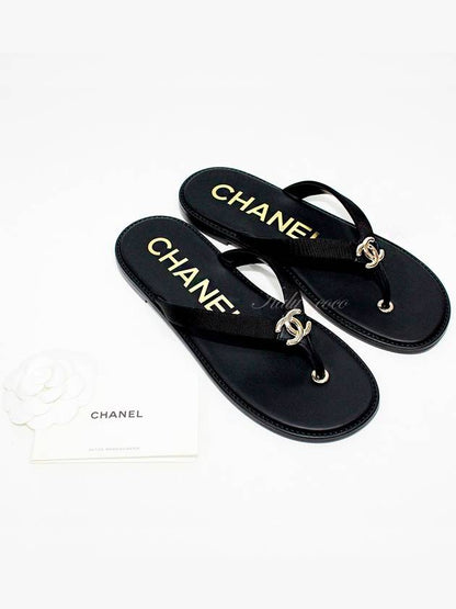 WoMen's CC Logo Flip Flops Black Chanel