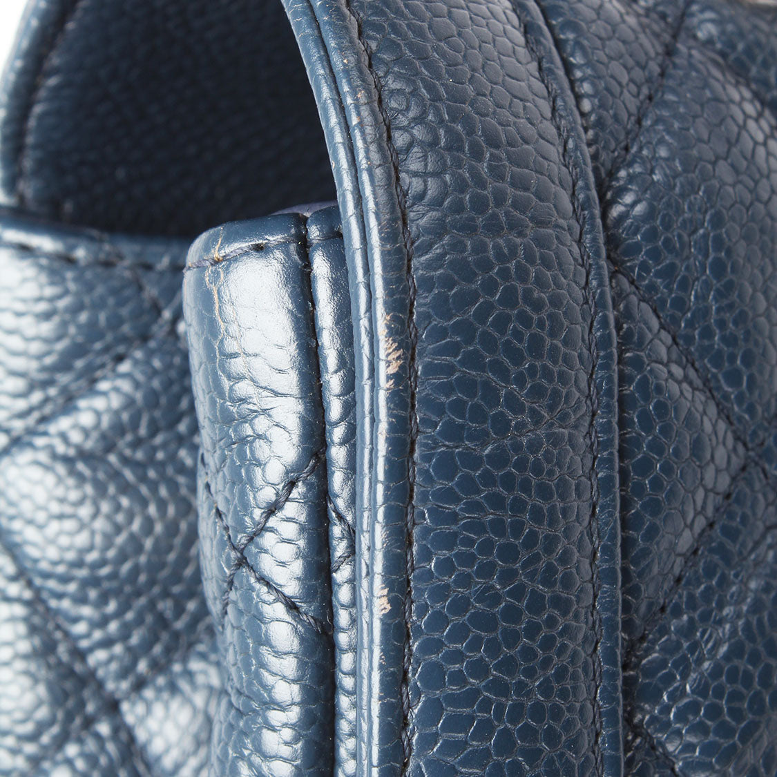 Chanel CC Quilted Caviar Flap Bag Leather Shoulder Bag in Good condition