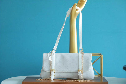 The Franco Shops - Louis Vuittons  - 7741
