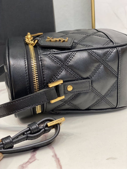 Yves Saint Laurent Vanity Bag In Carr Quilted Grain De Poudre Black