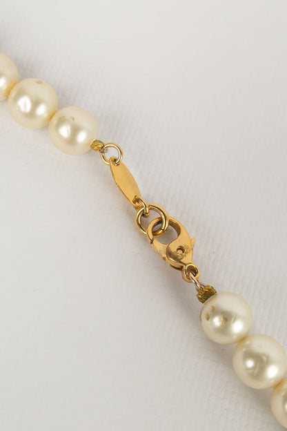 Collier de perles Chanel