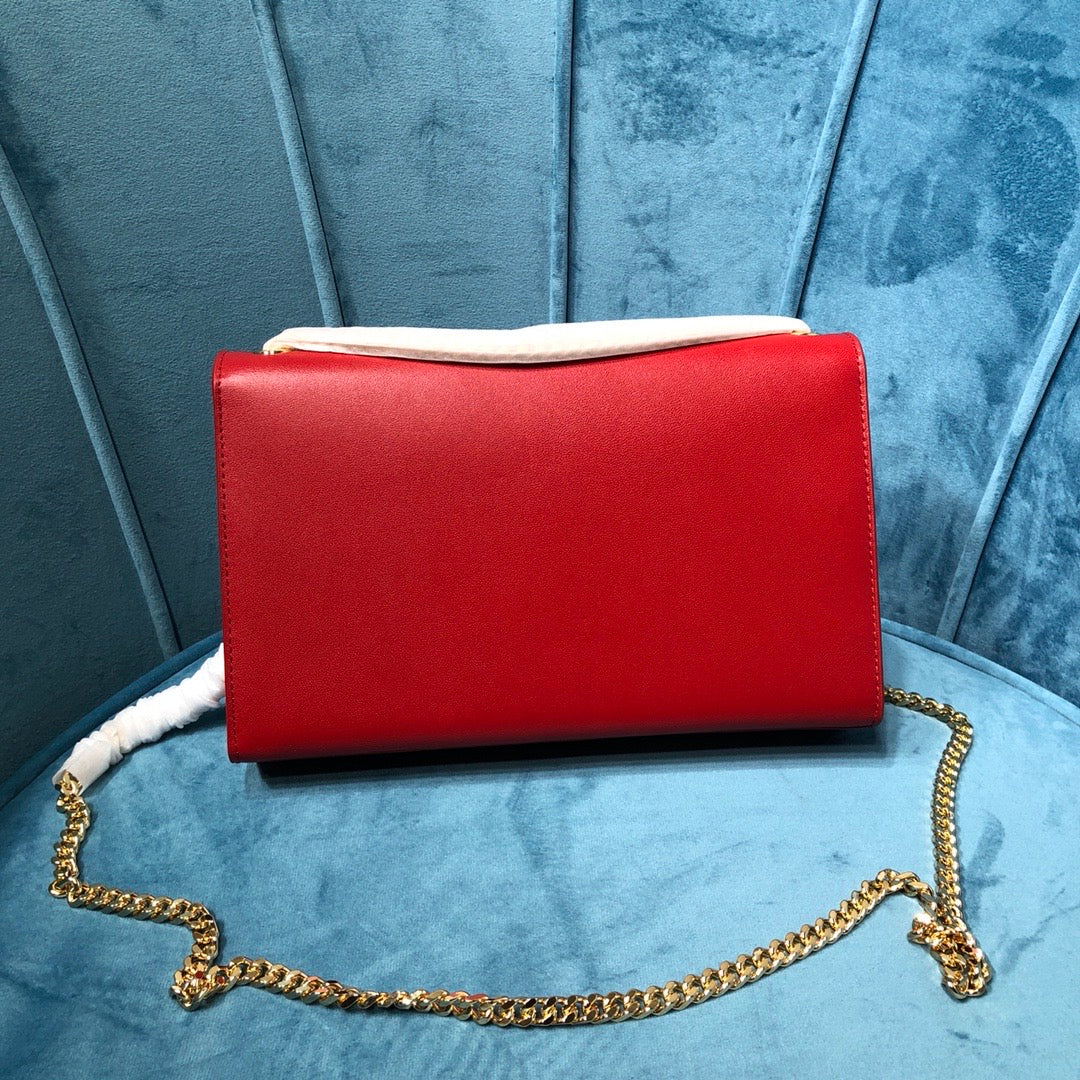 Yves Saint Laurent Kate Medium Chain Bag