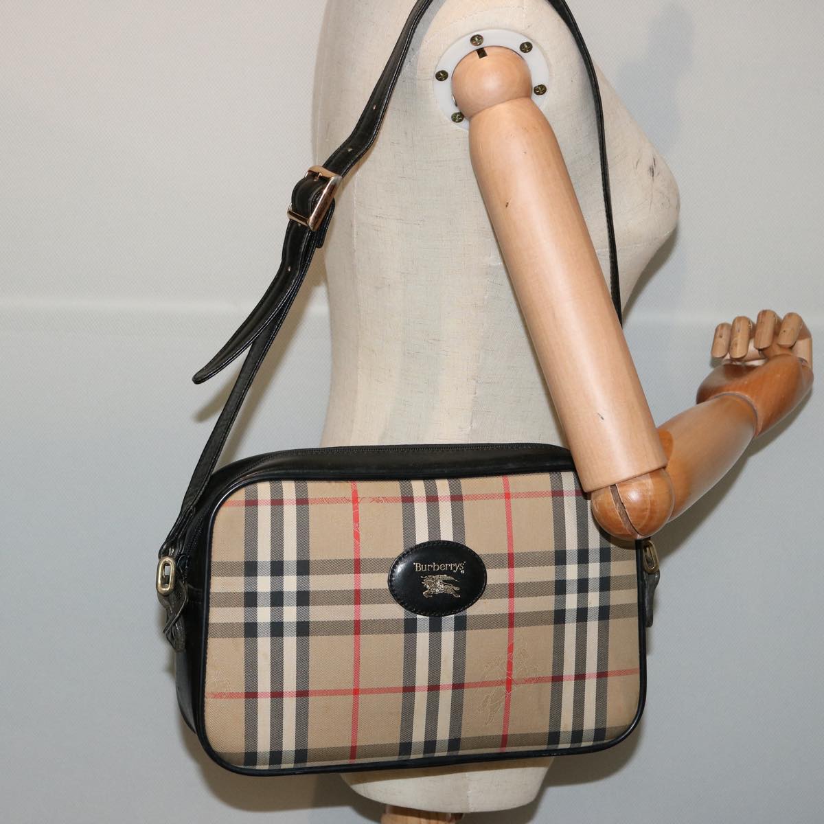 BURBERRYSs Nova Check Shoulder Bag Canvas Beige Black Auth ep4300