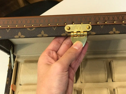 Franco Shops - Louis Vuittons  - 9499