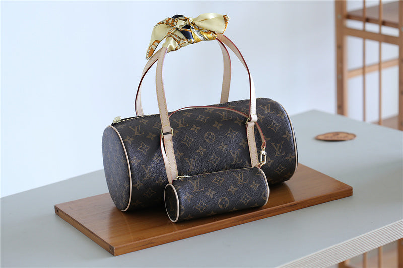The Franco Shops - Louis Vuittons  - 7982