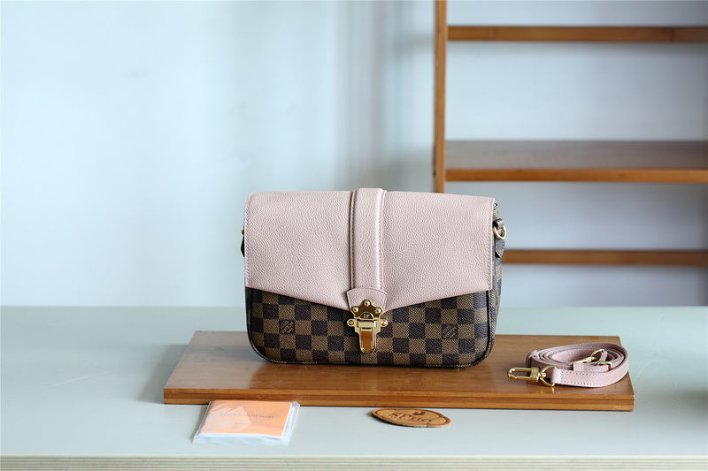 The Franco Shops - Louis Vuittons  - 7860