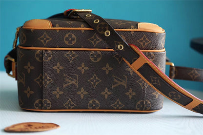 Franco Shops - Louis Vuittons  - 10443