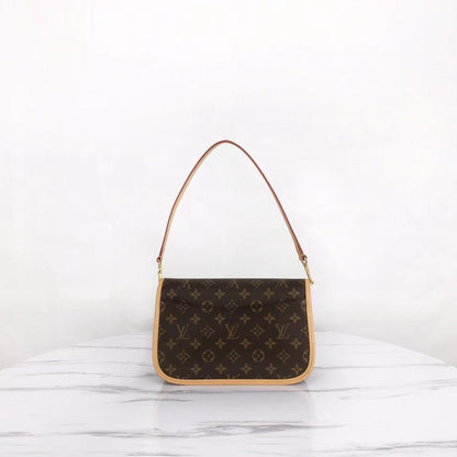 The Franco Shops - Louis Vuittons  - 12102
