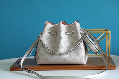 The Franco Shops - Louis Vuittons  - 7632