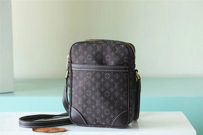 Franco Shops - Louis Vuittons  - 9904