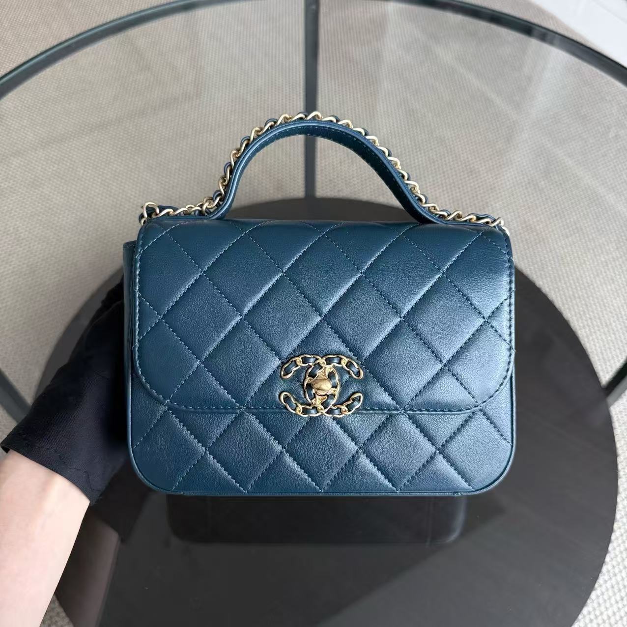 *Un* Chanel 19 Flap - C19 With Top Handle 19 Bag Quilted Lambskin Blue Gold Hardware Series 28